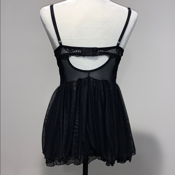 Lingerie - Picture 3 of 4